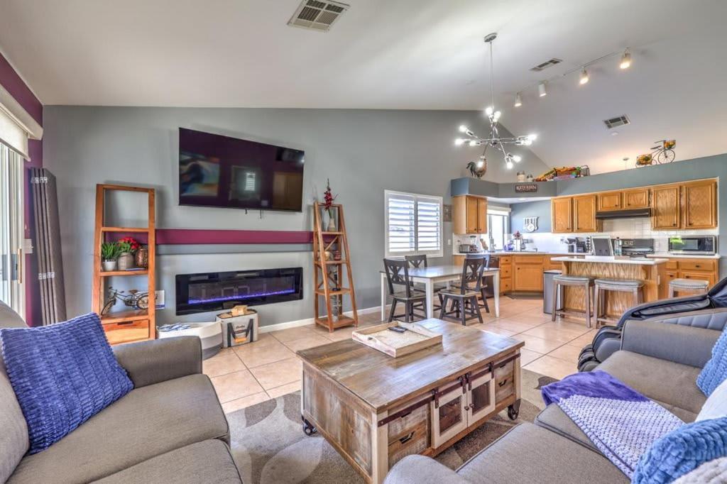 Family Fun For Everyone In Las Vegas- 4 Bedrooms, Billiards, Game Room 亨德森 外观 照片
