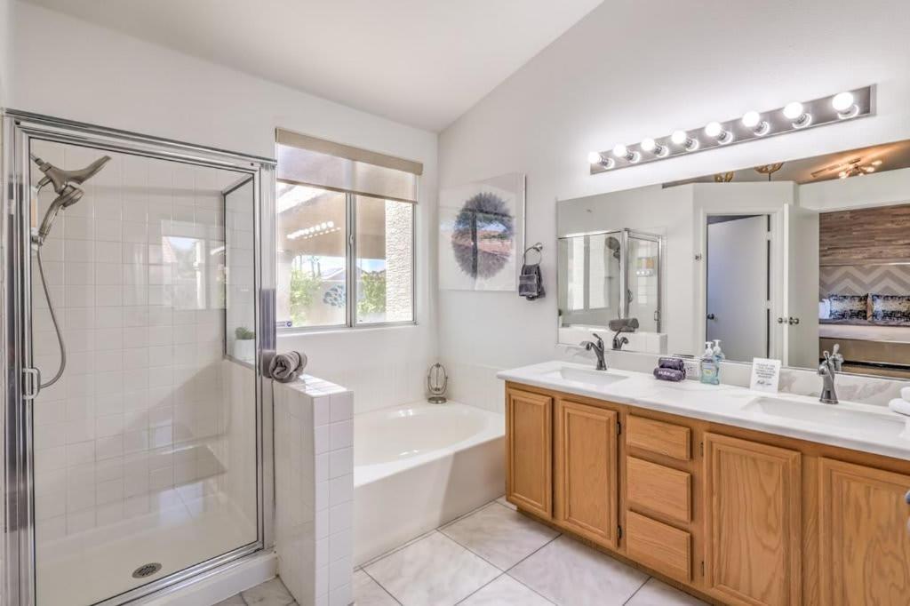 Family Fun For Everyone In Las Vegas- 4 Bedrooms, Billiards, Game Room 亨德森 外观 照片