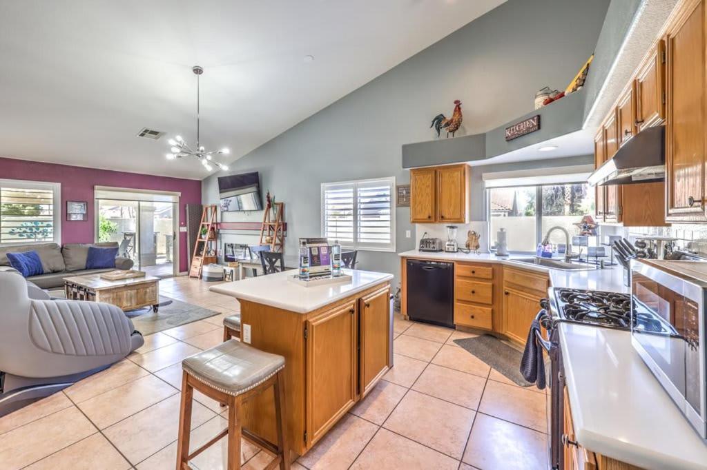 Family Fun For Everyone In Las Vegas- 4 Bedrooms, Billiards, Game Room 亨德森 外观 照片