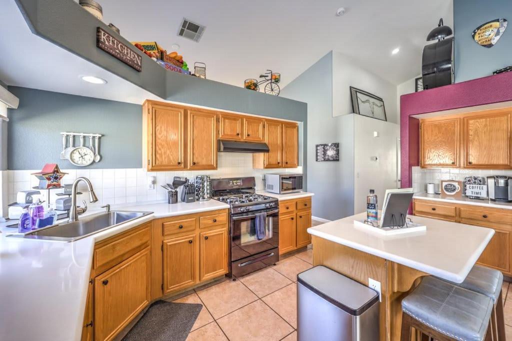 Family Fun For Everyone In Las Vegas- 4 Bedrooms, Billiards, Game Room 亨德森 外观 照片
