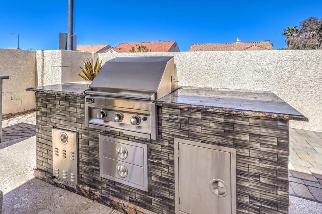 Family Fun For Everyone In Las Vegas- 4 Bedrooms, Billiards, Game Room 亨德森 外观 照片